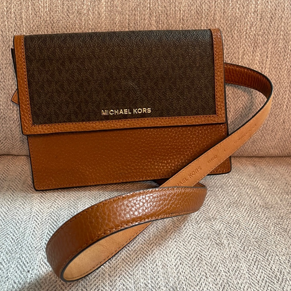 New and never worn Michael Kors Belt Bag!
